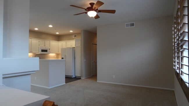 Building Photo - Clean & Spacious 2BR 2BA Two-Story, All Up...