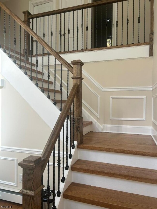 Building Photo - 102 Drakestown Rd