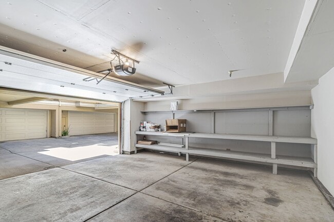 Building Photo - Two Primary Suites w/ Bonus Room l Prime L...