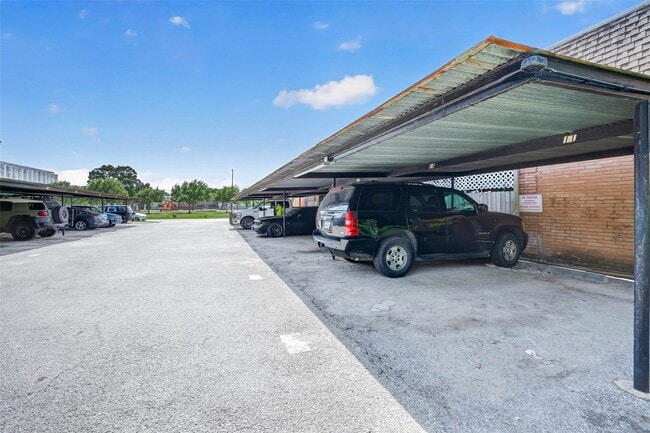 Building Photo - 1220 Shadowdale Dr