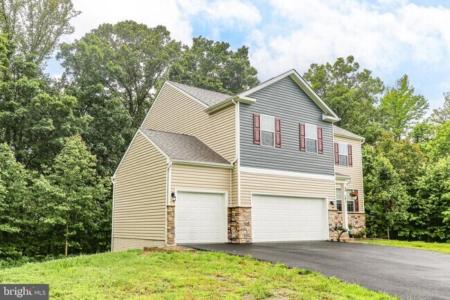 Building Photo - 141 Livingwood Ct