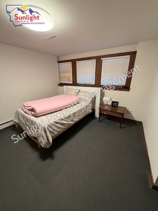 Building Photo - Beautifully Remodeled Home Nestled in the Billings Rims