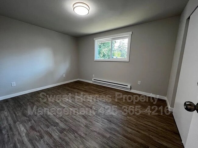 Building Photo - 9212 Lawndale Ave SW