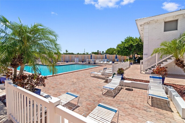 Building Photo - 2151 NE 68th St