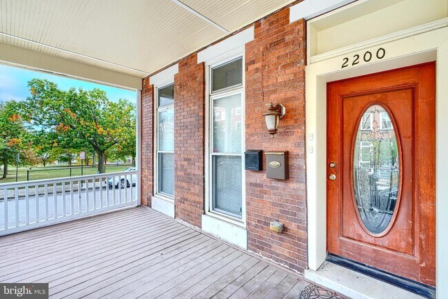 Building Photo - 2200 Brookfield Ave