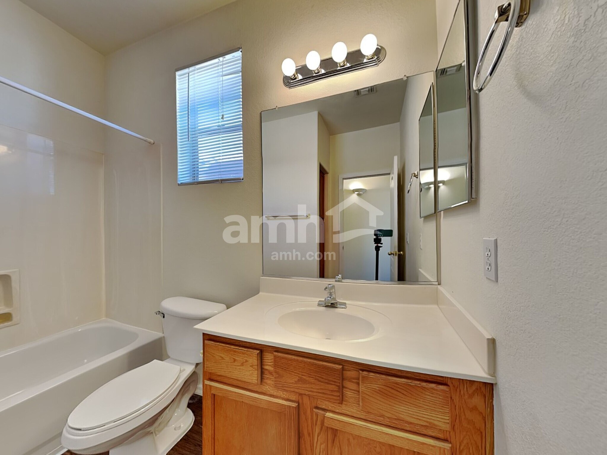 Building Photo - 12363 W Jackson St