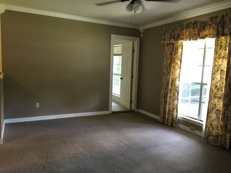 living room - 5629 Cross Timbers Dr