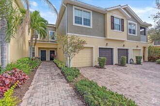 Building Photo - Gorgeous Light & Bright 3 Bedroom 2.5 Bath...