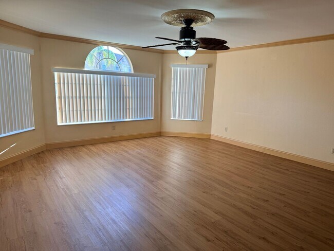 Building Photo - 2498 Sweetwater Club Cir