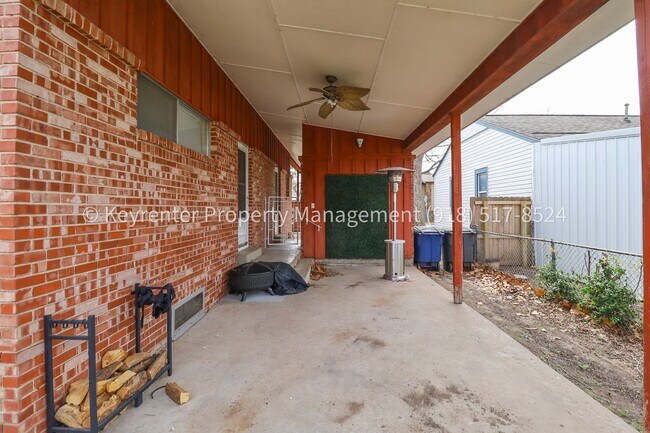 Building Photo - LOCATION LOCATION LOCATION!! Brookside Gem Available Immediately!