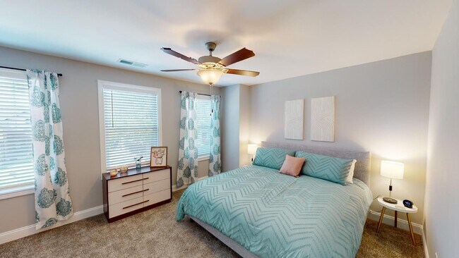Building Photo - Charming 3-Bedroom Home with Modern Finish...