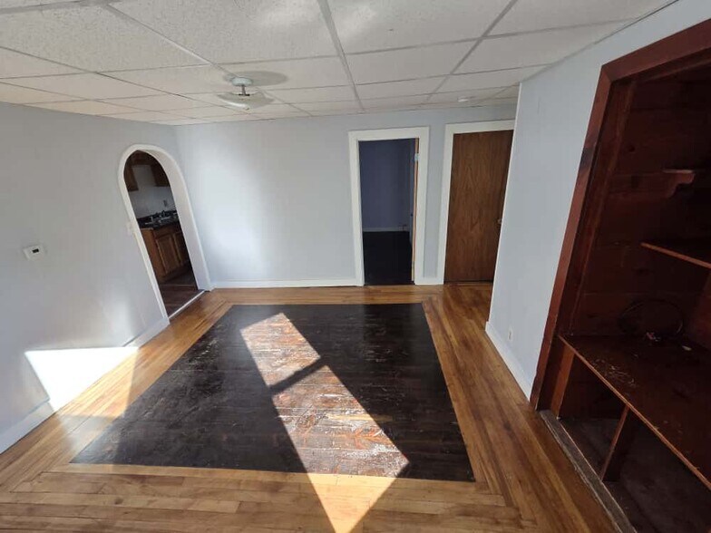 Building Photo - 66 Cutler St