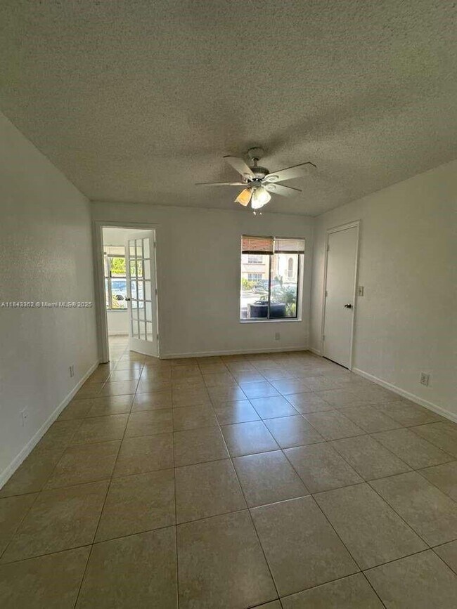 Building Photo - 3350 Pinewalk Dr N