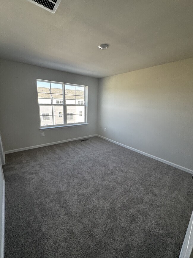 Building Photo - 113 Canning Rd