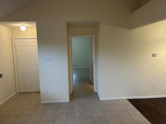Building Photo - 825 Mica Ln