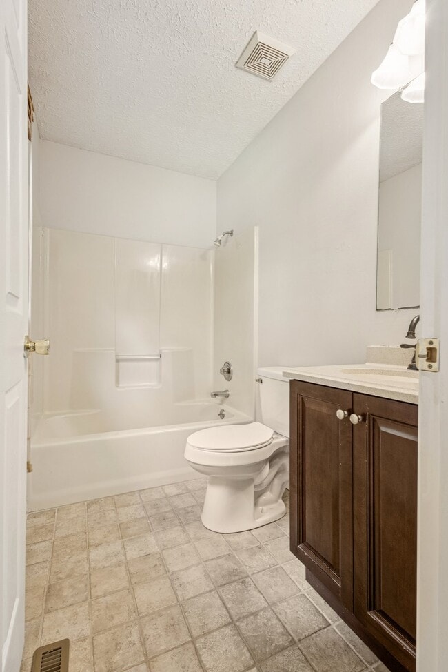 Building Photo - 20 Cherry Laurel Dr