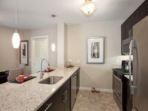 Building Photo - 450 Orient Way