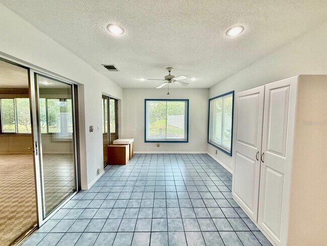 Building Photo - 1839 Tumbleweed Ct