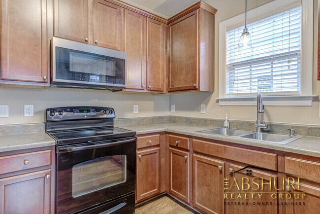 Building Photo - 325 Timber Meadow Lake