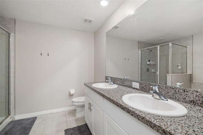 Building Photo - 621 Royal Empress Dr