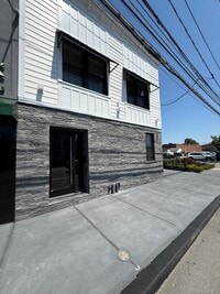 Building Photo - 36 Lakeville Rd