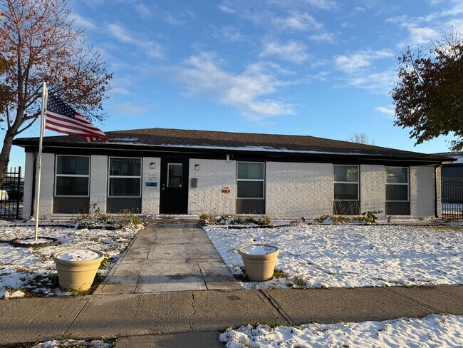 Building Photo - Bellagio West Living I