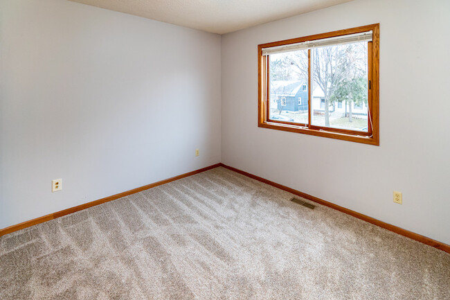 Upper Bedroom #1 - 874 22nd Ave SE