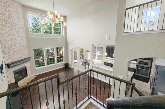 Building Photo - 515 Spanish Mustang Dr