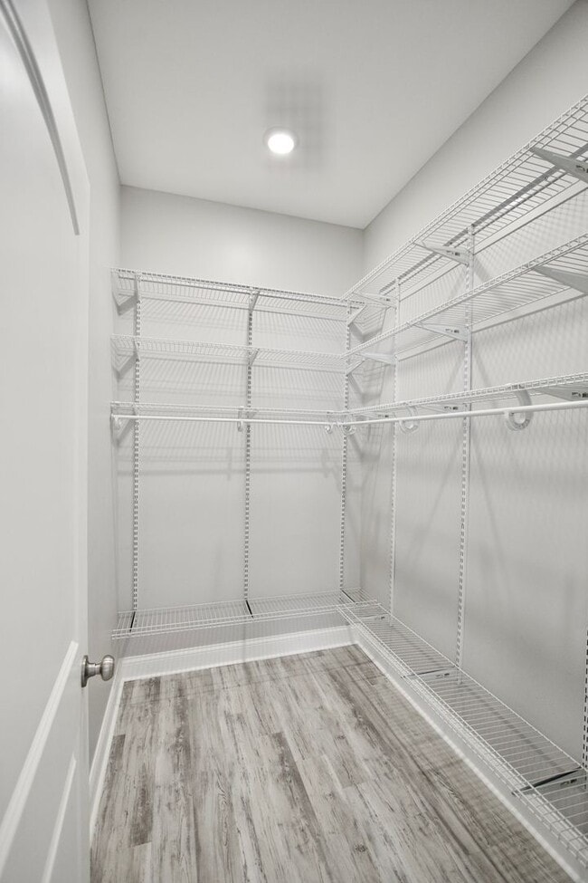 Building Photo - Modern rehabbed 2 Bedroom home with garage