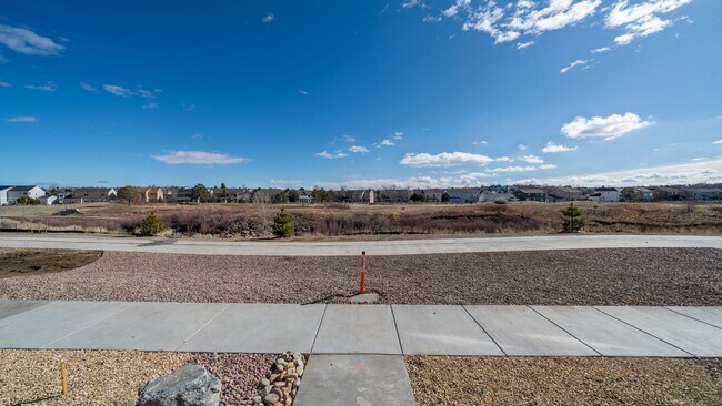 Building Photo - Townhome in Greenways at Sand Creek