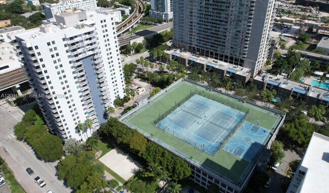 Building Photo - 850 N Miami Ave