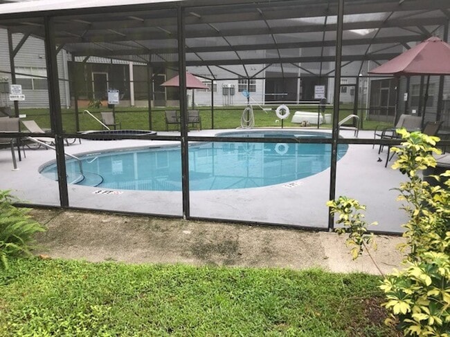 Building Photo - Waterfront Community  Downstairs Condo