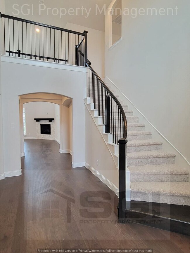 Building Photo - Incredible Brand New 6 Bedroom!!