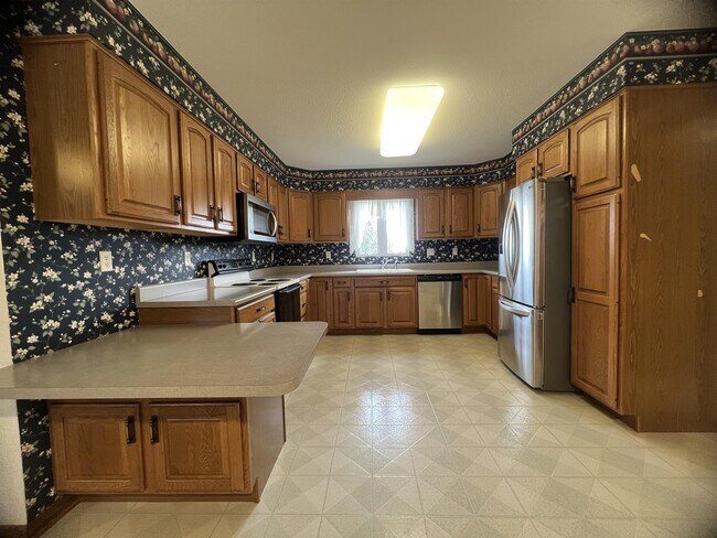 Building Photo - 312 E Main St