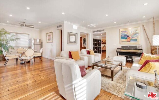 Building Photo - 918 S Wooster St