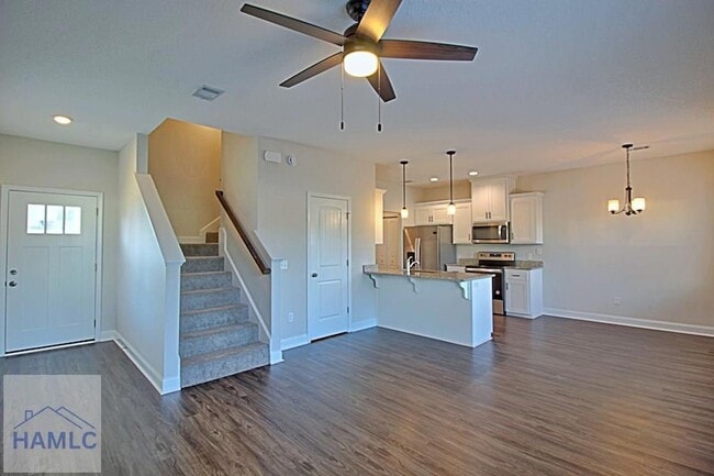 Building Photo - 681 Abode Ave