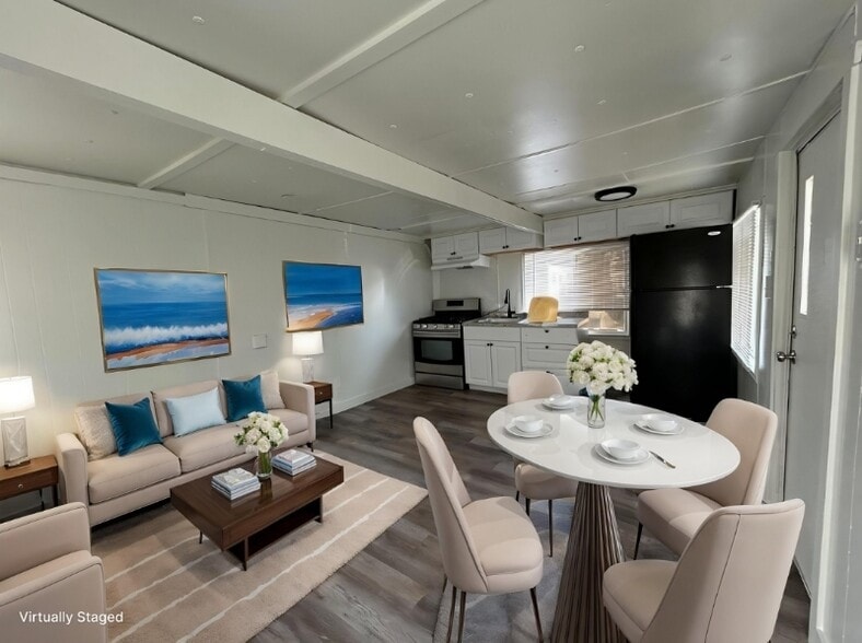 Primary Photo - 500 S Main St