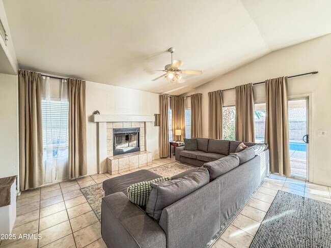 Building Photo - 5057 E Delta Ave