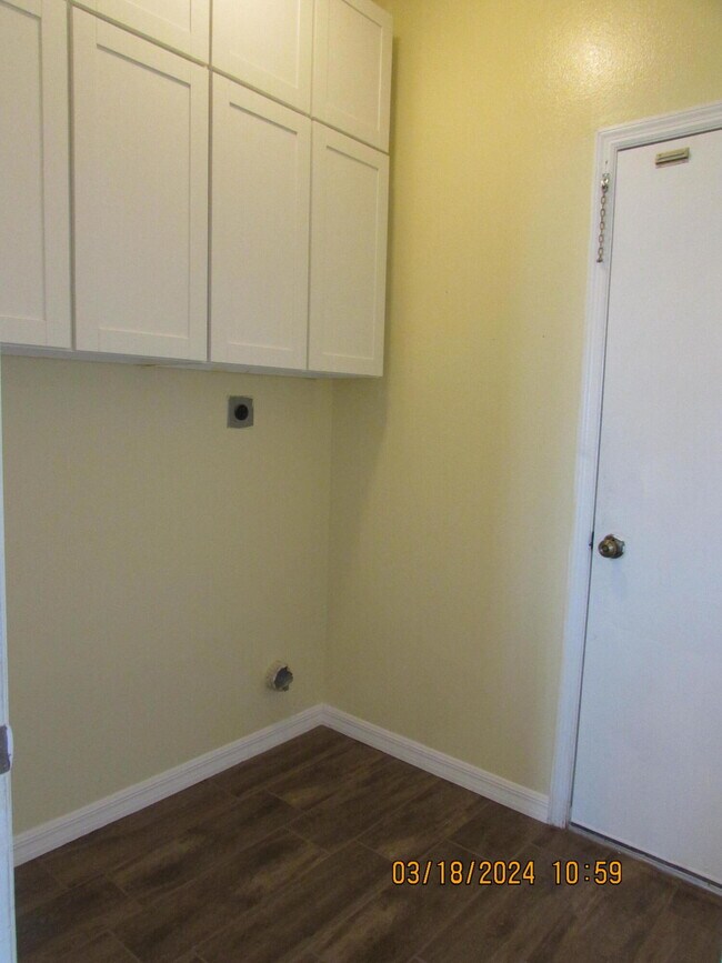 Building Photo - 2089 Maeve Cir