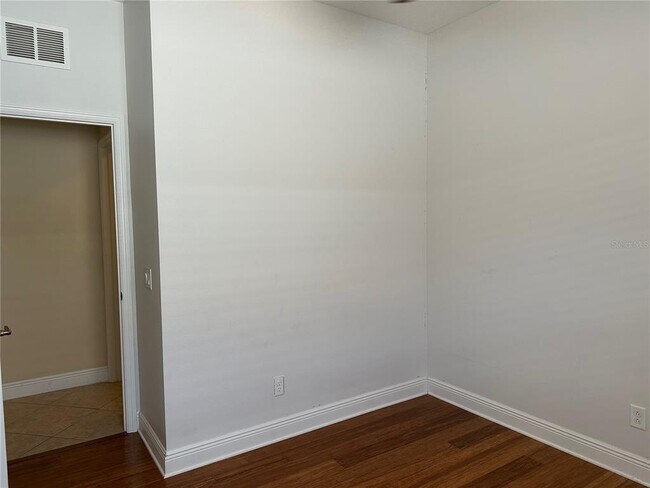 Building Photo - 4926 Newport News Cir