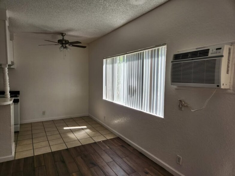 Building Photo - 316 E Ave Q-7