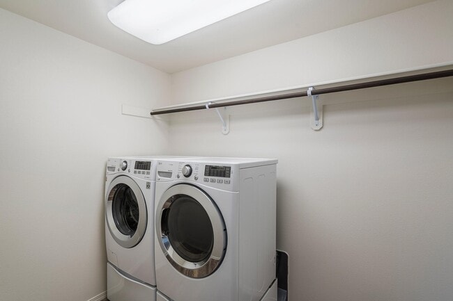 Building Photo - 3616 SW Pumice Stone Ave