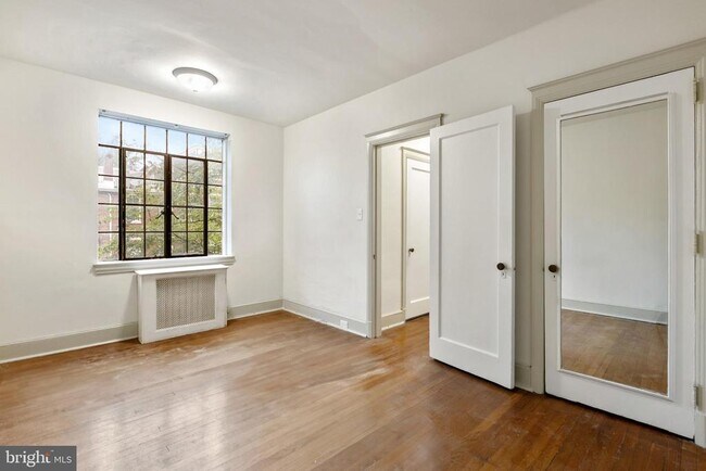 Building Photo - 1305 N Broom St
