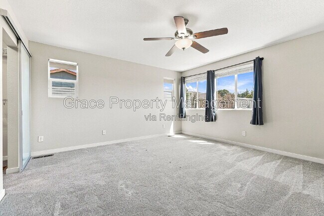Building Photo - 10229 Southlawn Cir