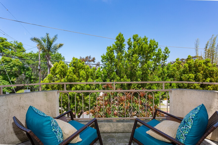 Building Photo - 919 W Lewis St