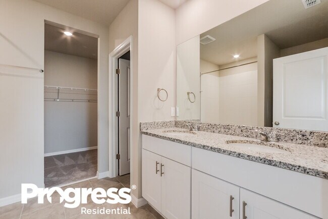 Building Photo - 1026 Oak Vly Dr