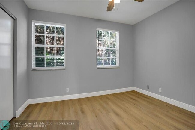 Building Photo - 196 SW 96th Ave