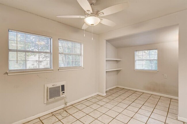 Building Photo - 701 Keasbey St