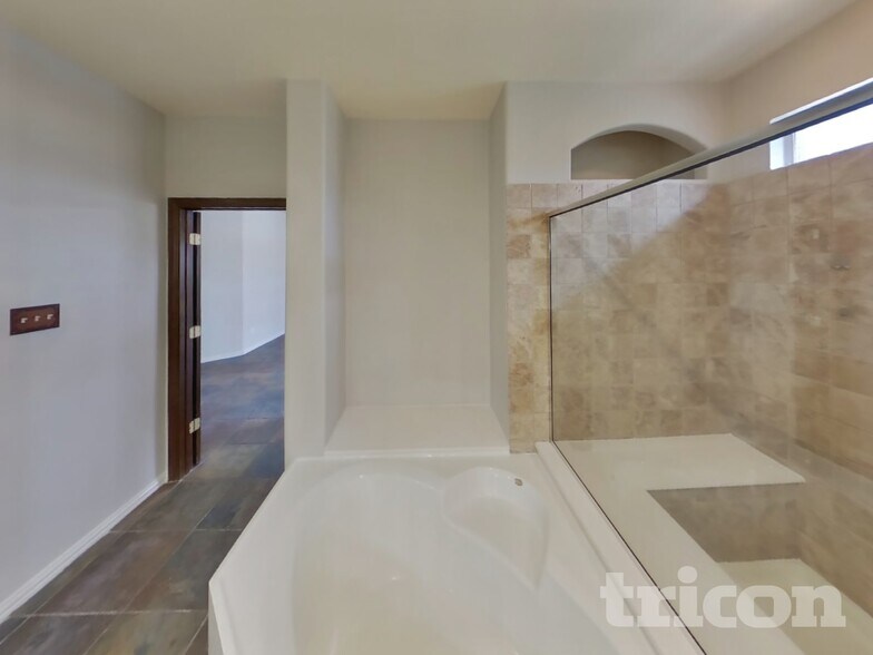 Building Photo - 10601 Waterview Pkwy