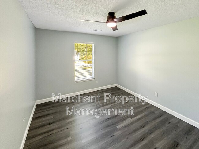 Building Photo - 210 Abigail Ln